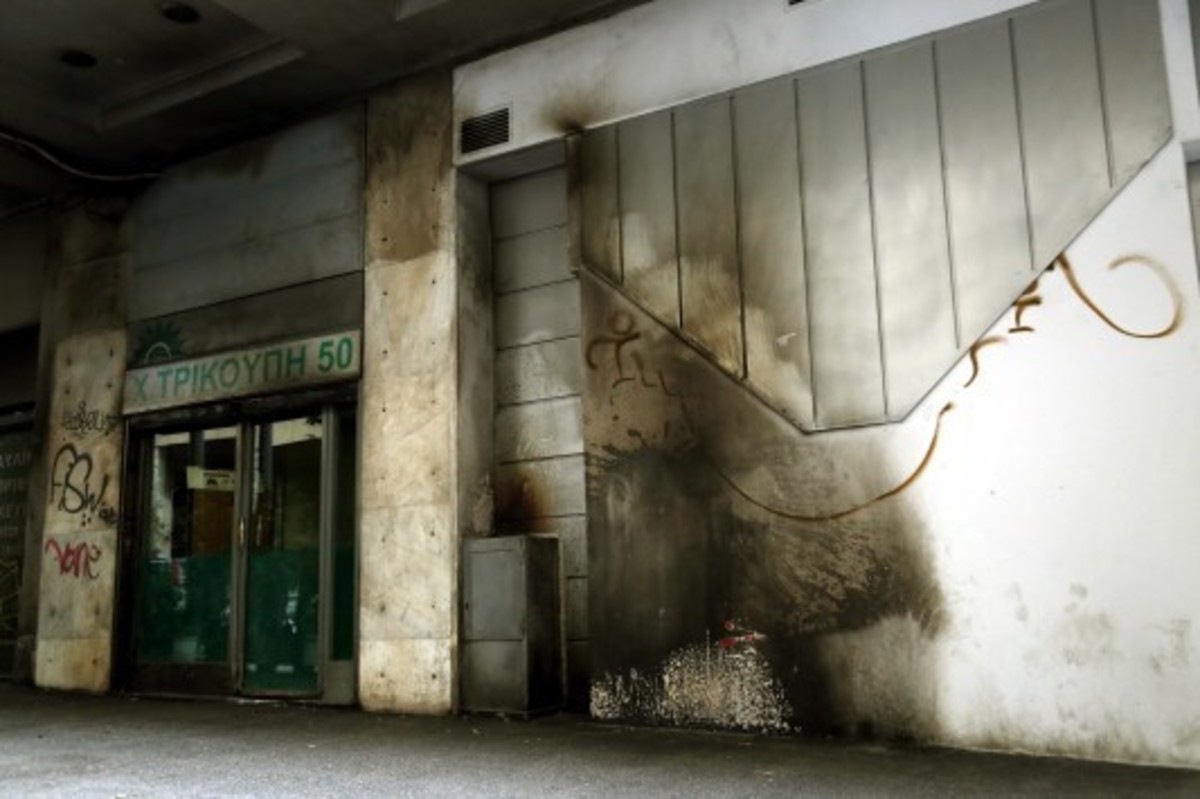 Επίθεση με βόμβες μολότοφ στα γραφεία του ΠΑΣΟΚ