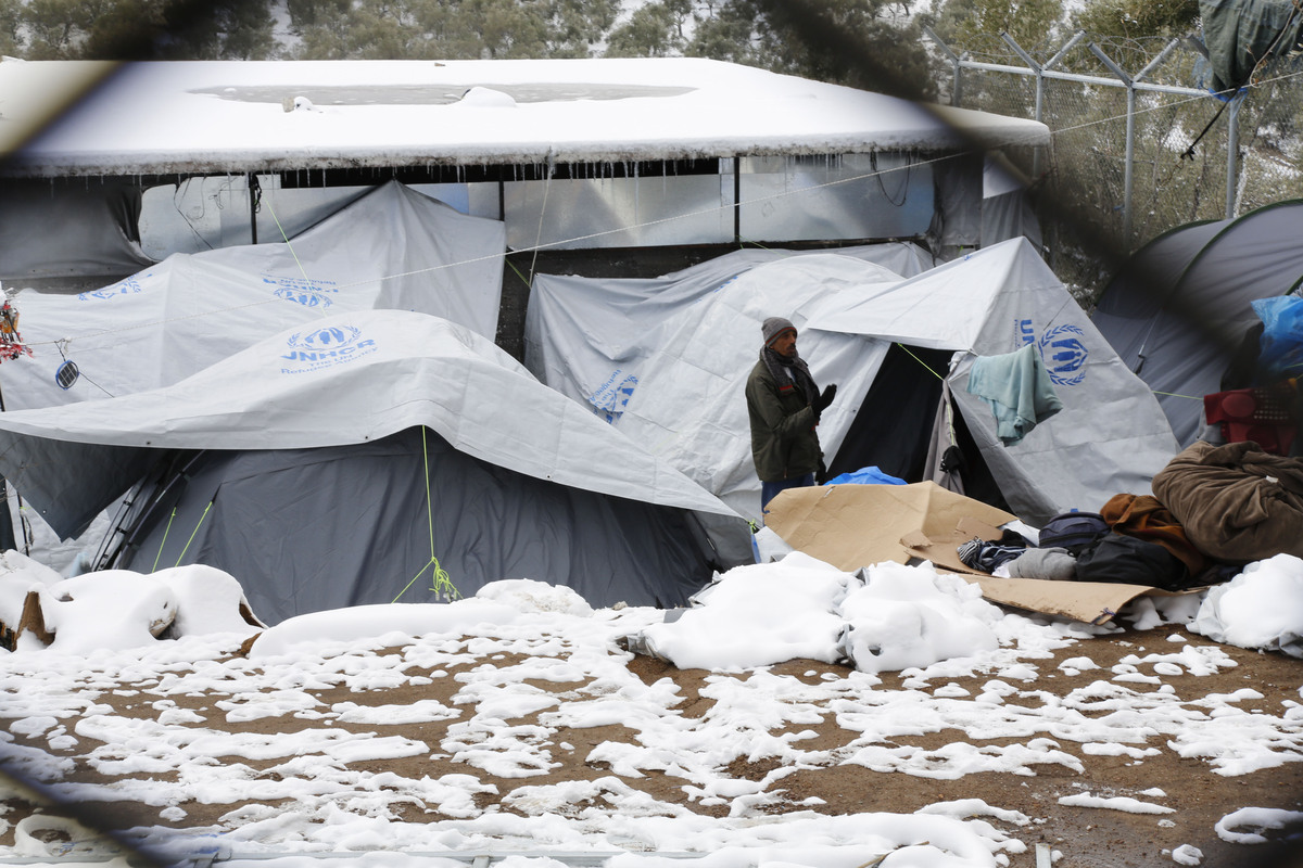 Λέσβος: Οι ξενοδόχοι αρνούνται να φιλοξενήσουν τους ξεπαγιασμένους πρόσφυγες