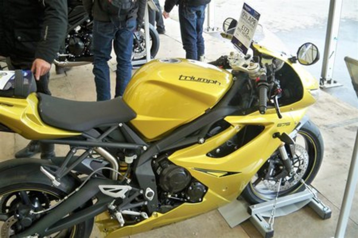 Ανάκληση μοτοσικλετών TRIUMPH για αντικατάσταση ανορθωτή