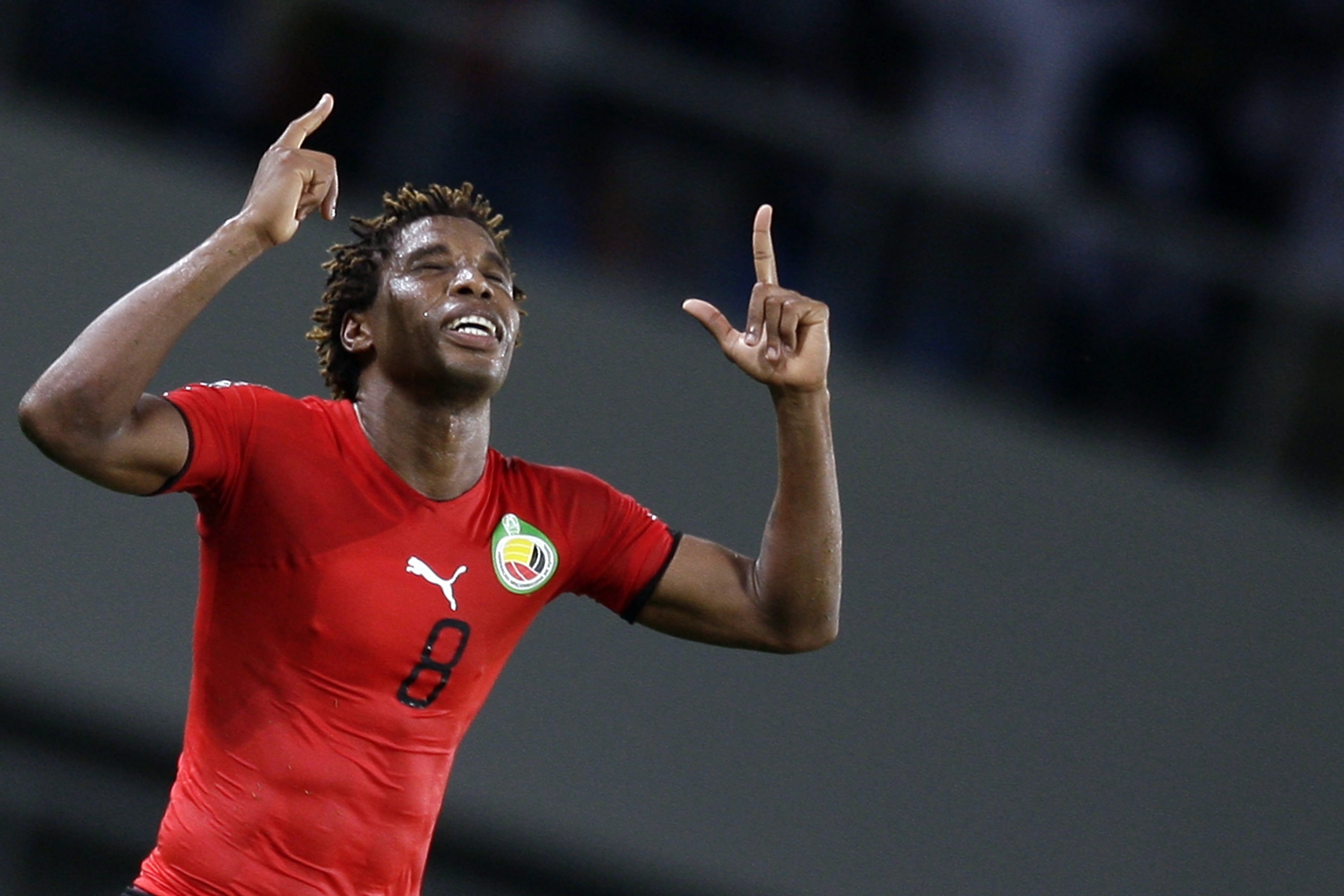 Ο Φούμο πανηγυρίζει το γκολ της ισοφάρισης για τη Μοζαμβίκη