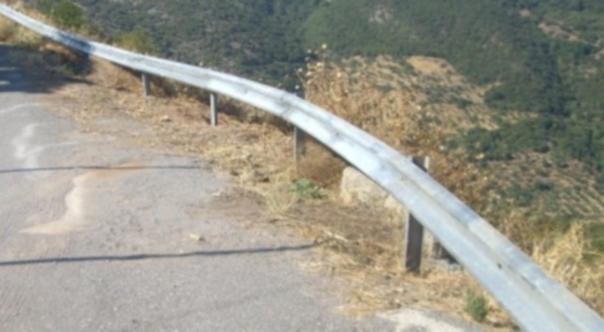Ηράκλειο: Απίστευτο! Ξήλωσαν τις μπάρες ασφαλείας για να πουλήσουν τα σίδερα!