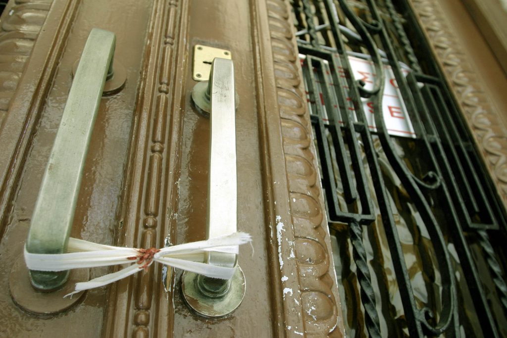 Πουλούσαν “προστασία” σε οίκους ανοχής και έβγαζαν 500.000 ευρώ το χρόνο!