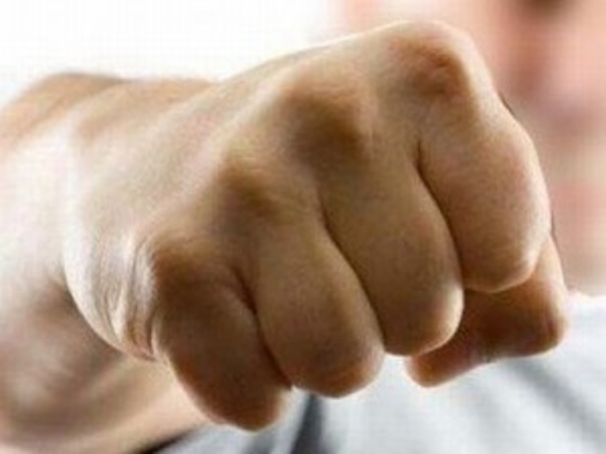 Ηράκλειο: Πλάκωσε στο ξύλο ανήλικο! – Οπλοστάσιο το σπίτι του “νταή”