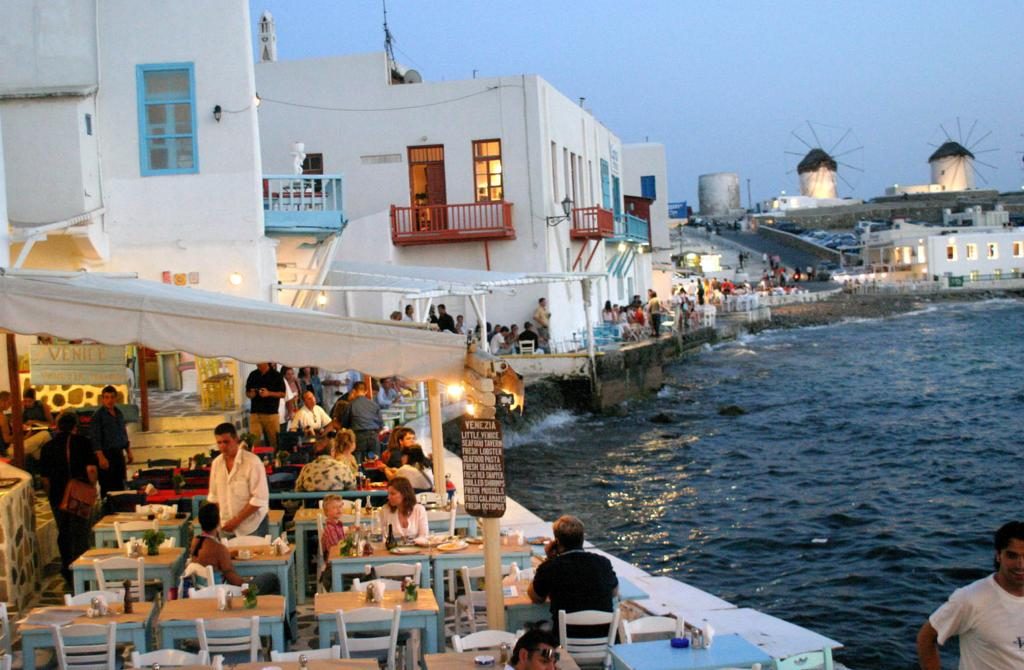 Κρίση κρίση αλλά οι τιμές στα ξενοδοχεία στα… ύψη!