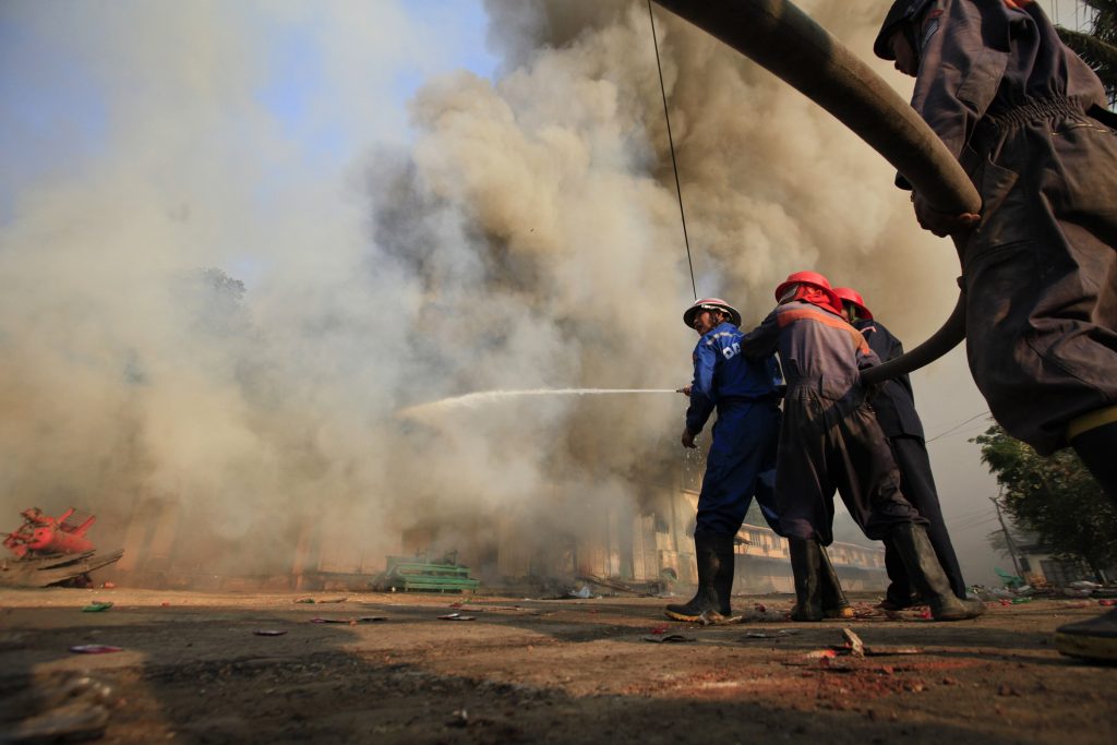 Τραγωδία: Τριάντα νεκροί από πυρκαγιά σε καταυλισμό προσφύγων