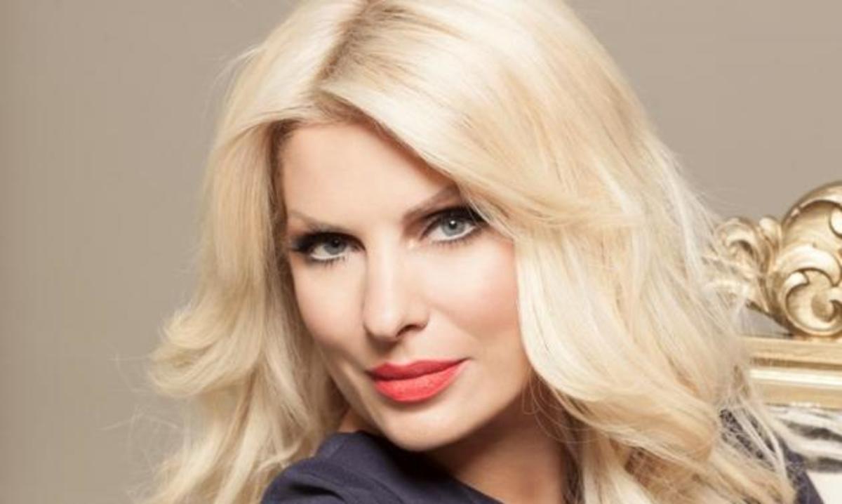 Ποια θα είναι η συντροφιά της Ελένης τις γιορτές;