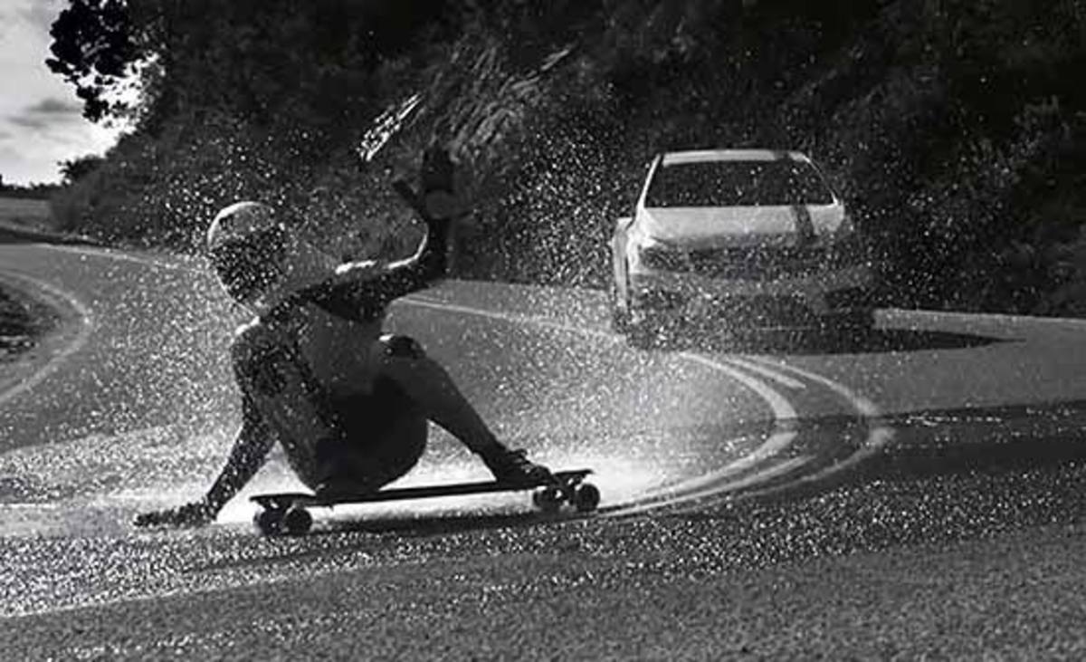 Video: Mercedes-Benz A45 AMG εναντίον… skateboard!