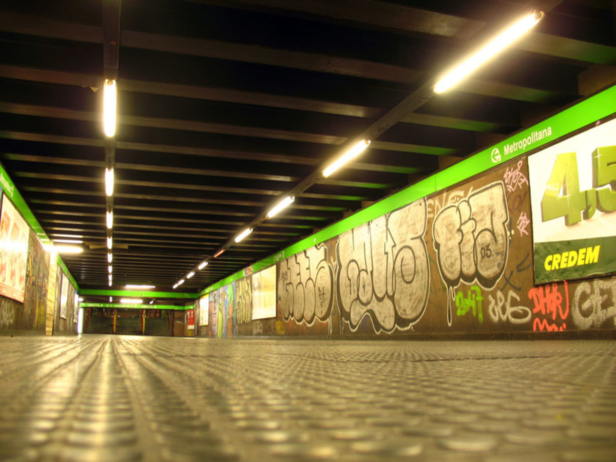 Έλληνες συνελήφθησαν στο Μιλάνο για γκράφιτι στο Μετρό