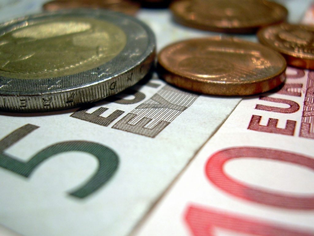 Αρχίζουν οι πληρωμές! 700 εκατ ευρώ σε επιστροφές ΦΠΑ και χρέη του ΕΟΠΥΥ – 255 εκατ. ευρώ σε 42 υπερχρεωμένους δήμους