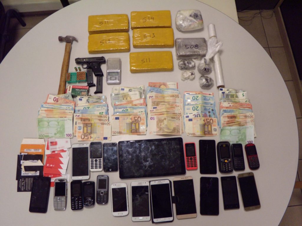 Θεσσαλονίκη: Όλο το… σόι πουλούσε ναρκωτικά – 7 συλλήψεις