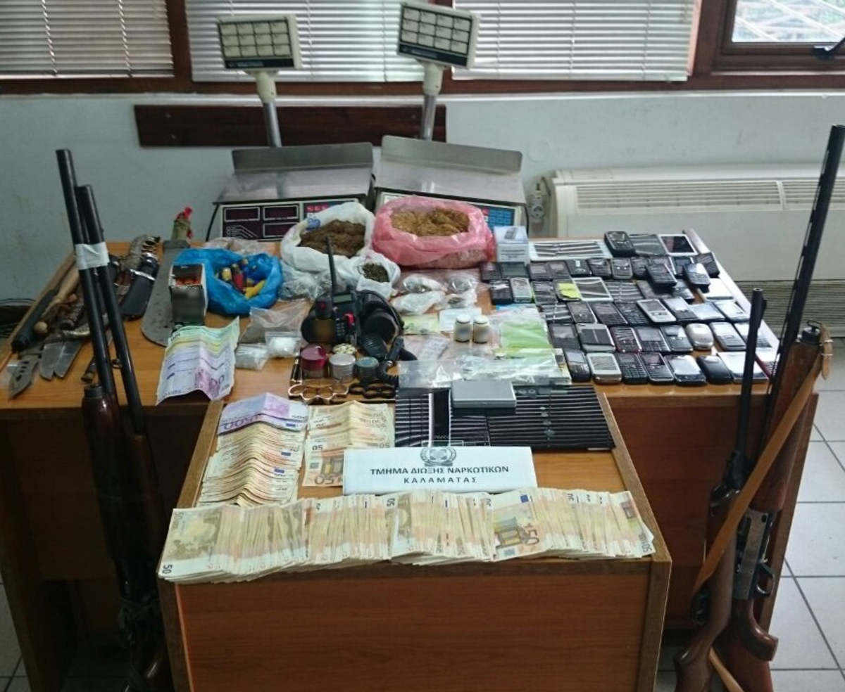 Αυτά που βρήκαν οι αστυνομικοί κατά τη διάρκεια των ερευνών - ΦΩΤΟ ΕΛ.ΑΣ.