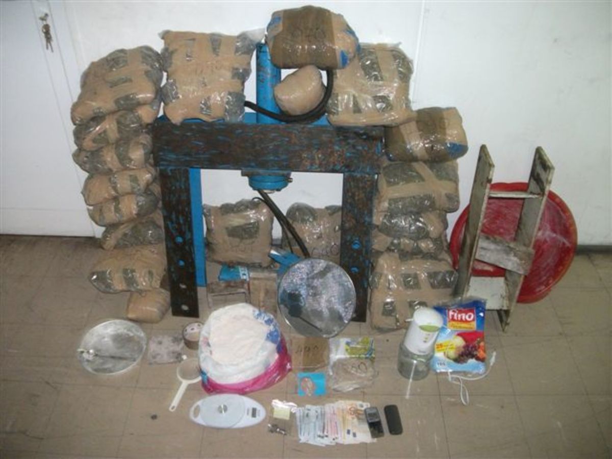 Το “τρίο” με την “κόκα” και τα όπλα