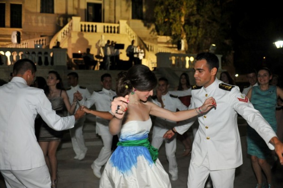 Ο πολύ… glamorous χορός της σχολής Ναυτικών Δοκίμων – Δείτε ΦΩΤΟ