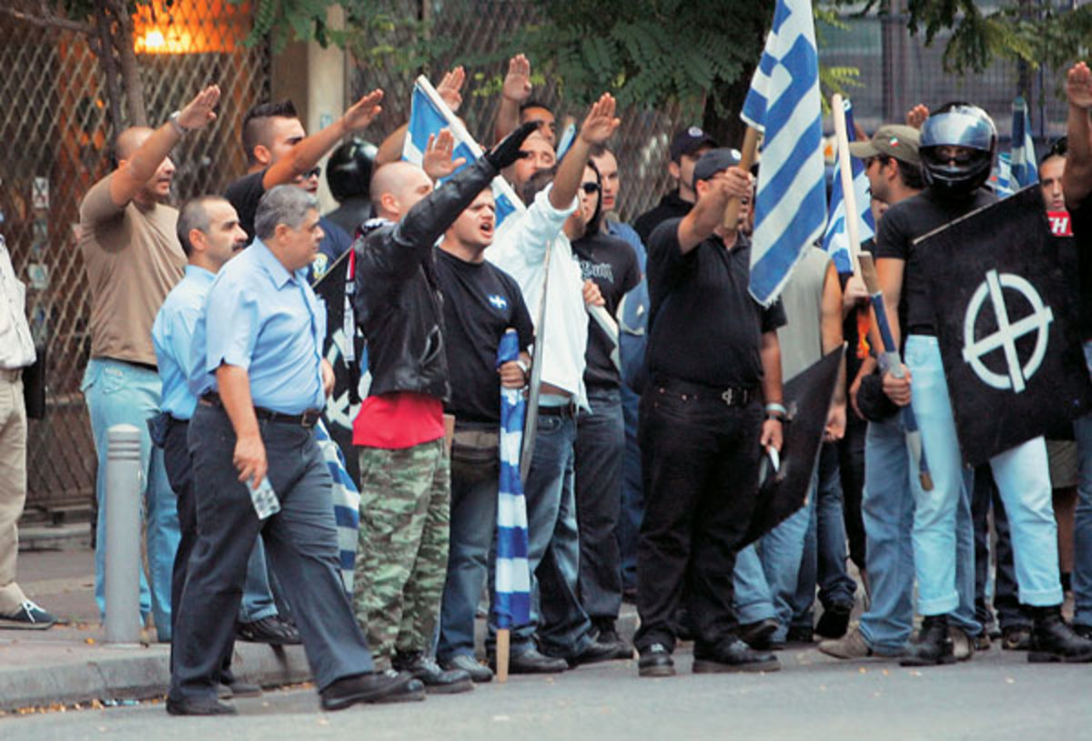 Χρυσή Αυγή: Ο “ναζιστικός” χαιρετισμός είναι ελληνικός