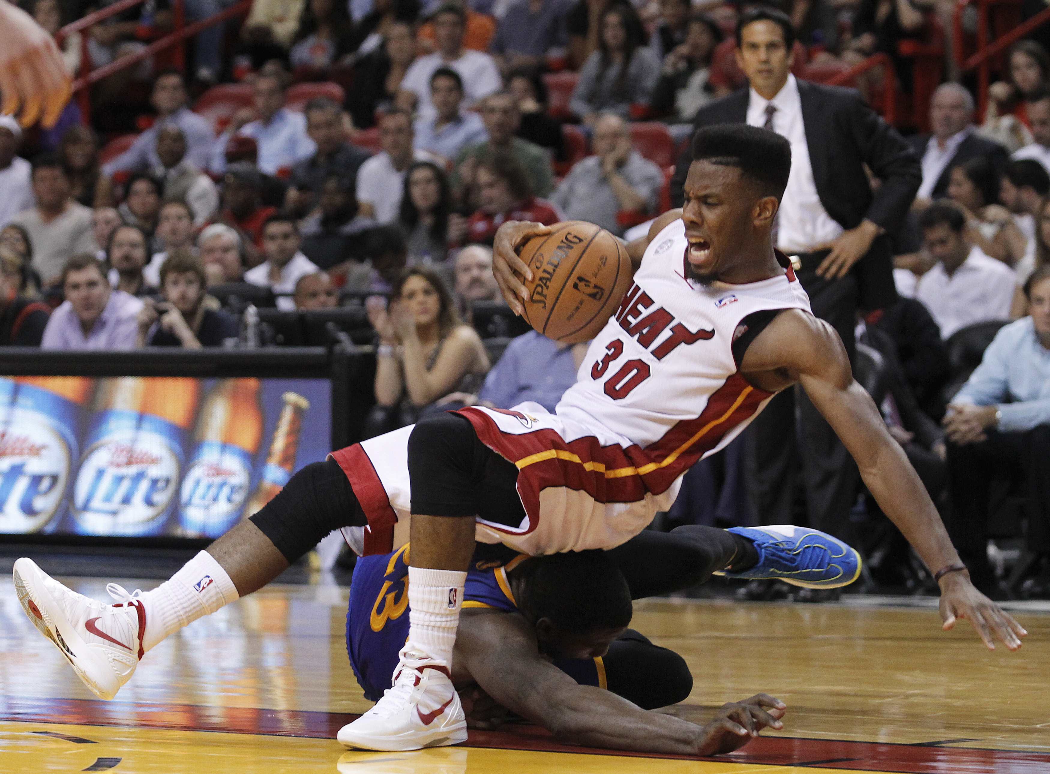 Ο ρούκι νίκησε τον “βασιλιά” Λεμπρόν