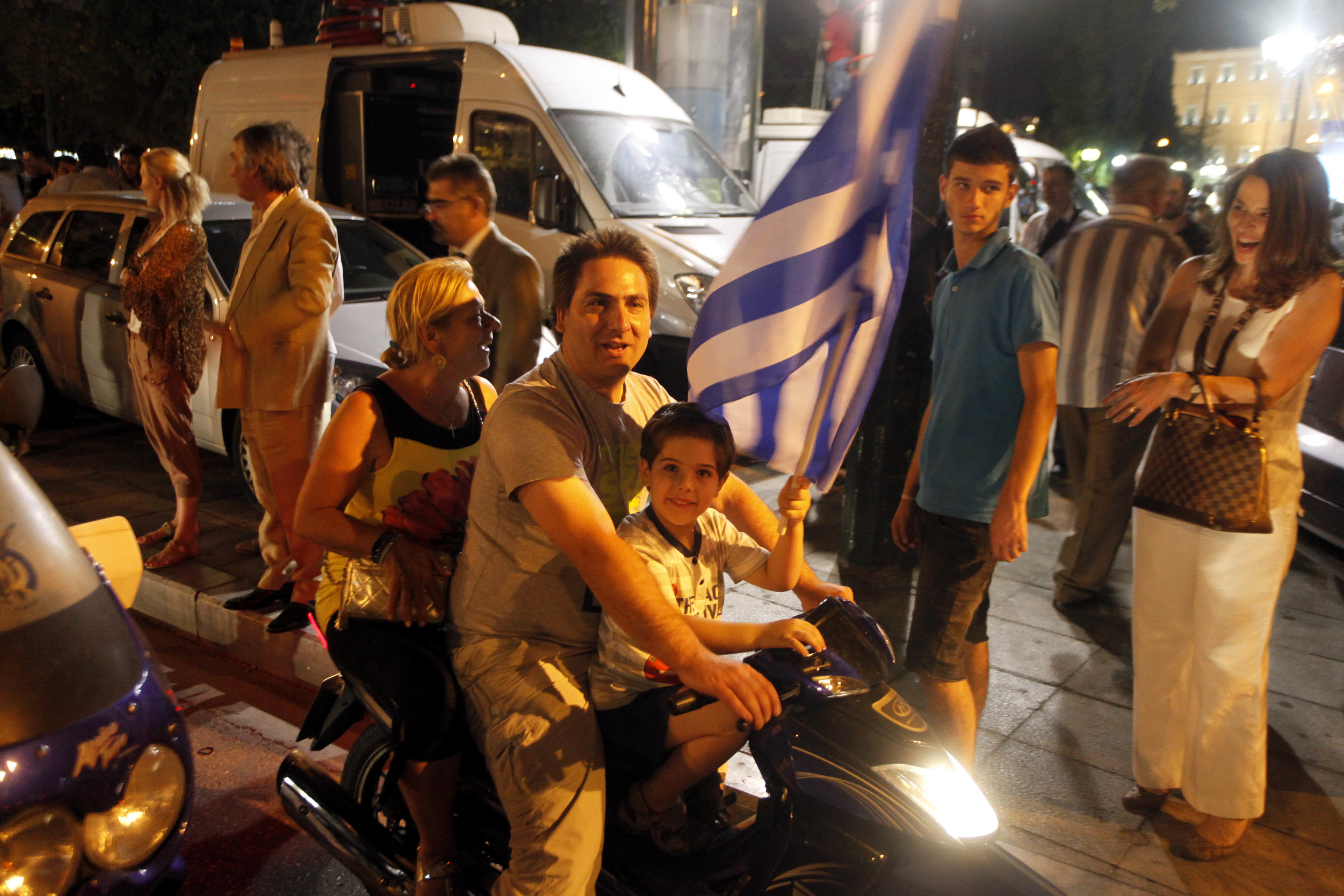 Αμερικανικά ΜΜΕ: Οι Έλληνες προτίμησαν το ευρώ