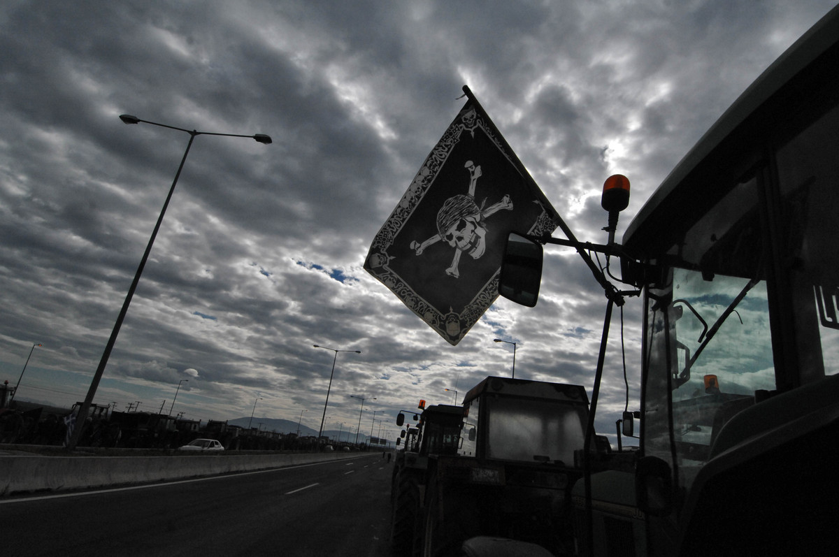 Αγρότες: Μύλος λίγο πριν την συνάντηση με Τσίπρα – Ανοιχτό να ρίξουν… άκυρο τα Τέμπη – Η Νίκαια θέλει ραντεβού την Τρίτη