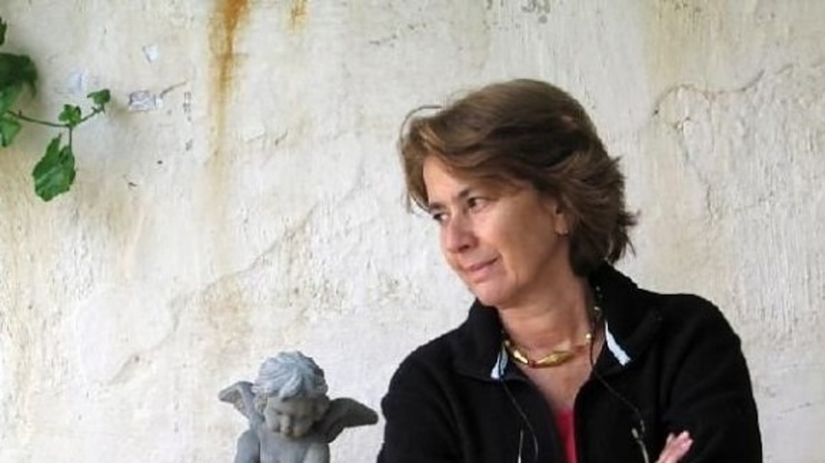 Σκοτώθηκε η συγγραφέας Νίκη Μαραγκού σε μυστηριώδες τροχαίο