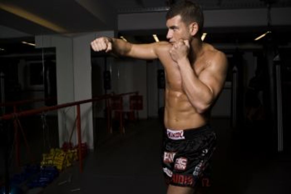 Τον "έκλεισε¨φορτηγό και έπεσε σε περίπτερο