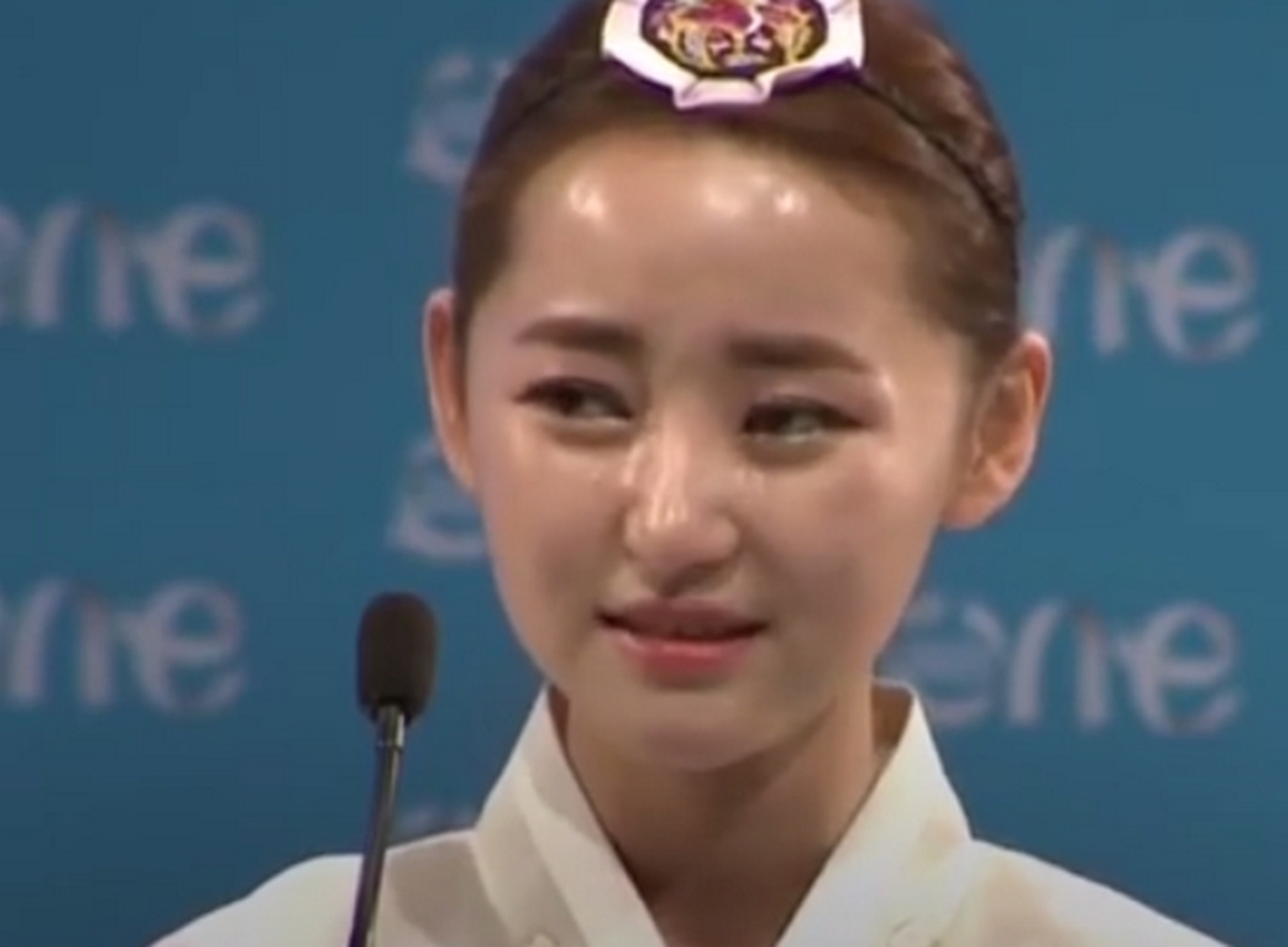 Τους έκανε όλους να κλαίνε! Η συγκλονιστική ιστορία 24χρονης που έφυγε από τη Βόρεια Κορέα [vid]