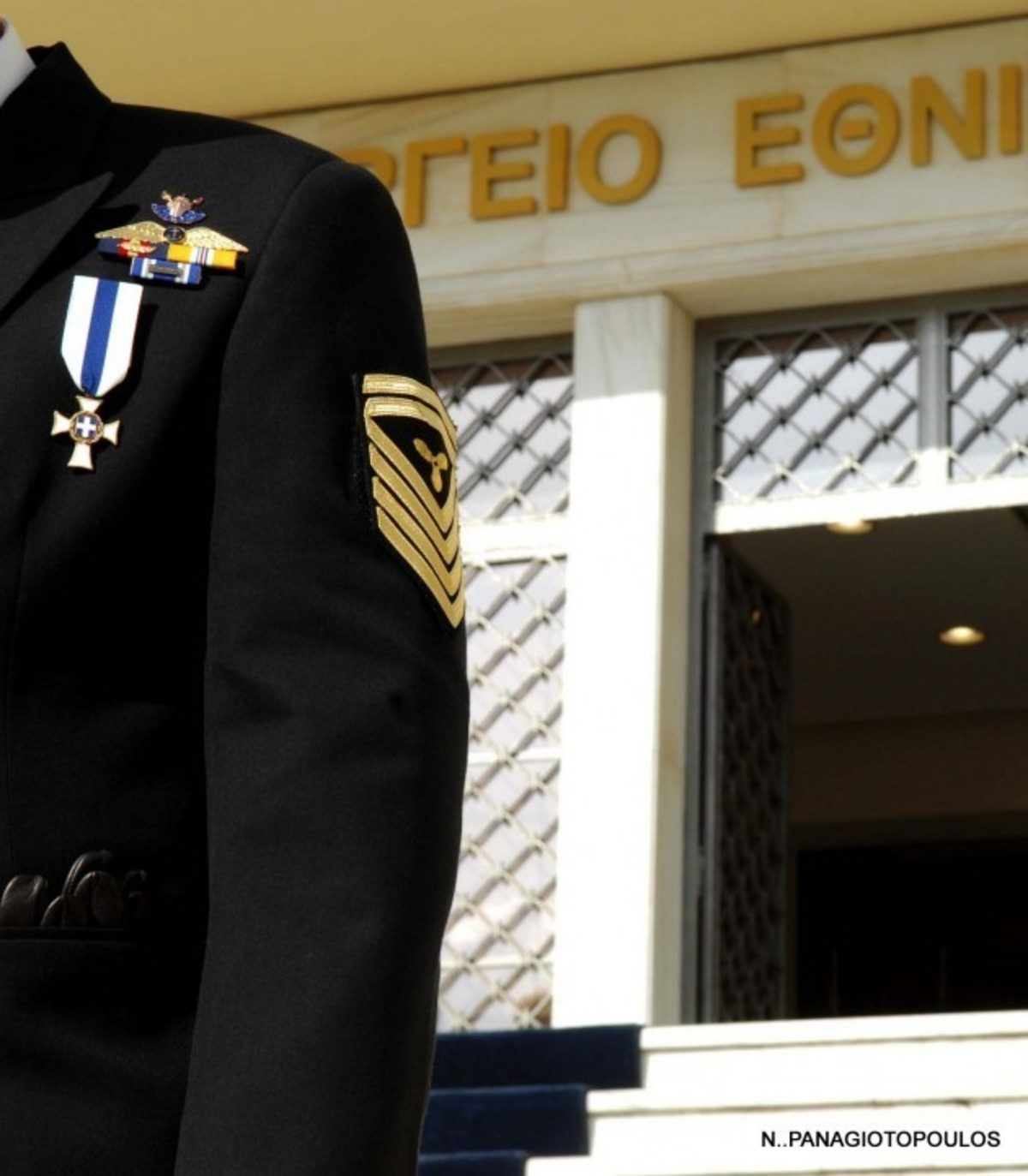 Γιατί “ξέχασαν” να τιμήσουν το πλήρωμα της φρεγάτας ΝΑΒΑΡΙΝΟ για το Norman Atlantic;