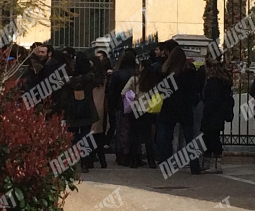 Αποχώρησαν τα ΜΑΤ από τη Νομική – Δεν έγιναν συλλήψεις καταληψιών