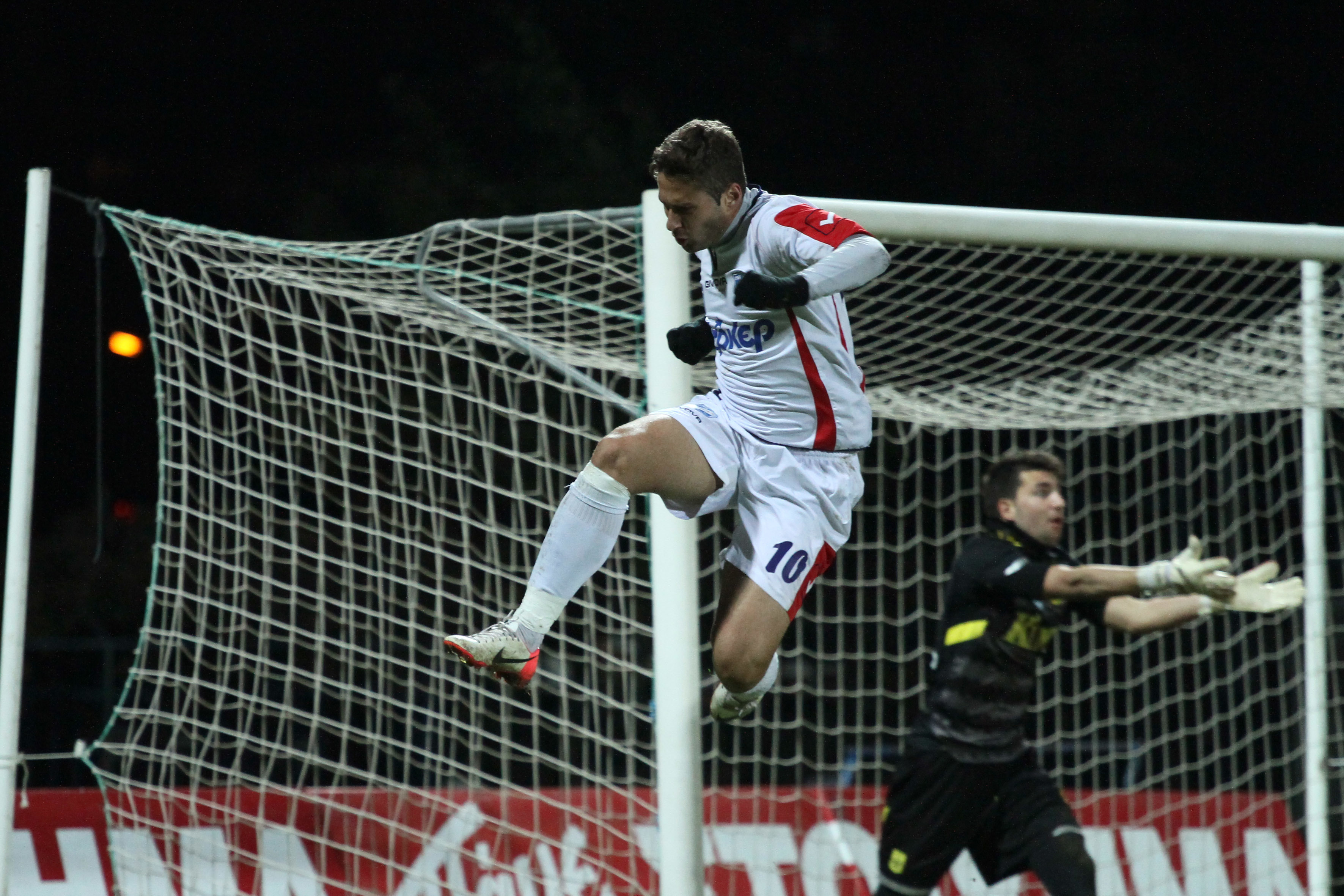 Οι δυο ποδοσφαιριστές υπέγραψαν με την ΑΕΚ για 2+1 χρόνια ΦΩΤΟ EUROKINISSI