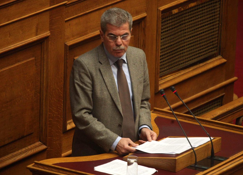 Αποστάσεις του Ντόλιου από τις αιχμηρές δηλώσεις Βενιζέλου