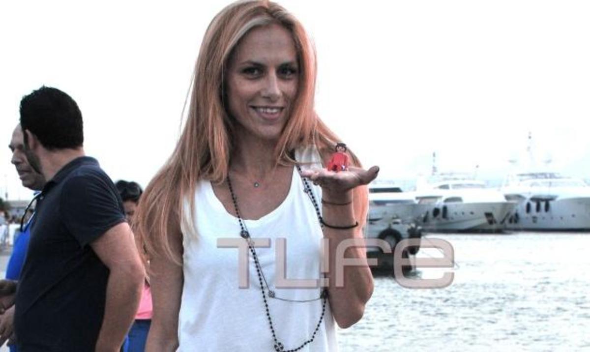 Ντορέττα Παπαδημητρίου: Πού την “τσακώσαμε” να παίζει με τον γιο της;