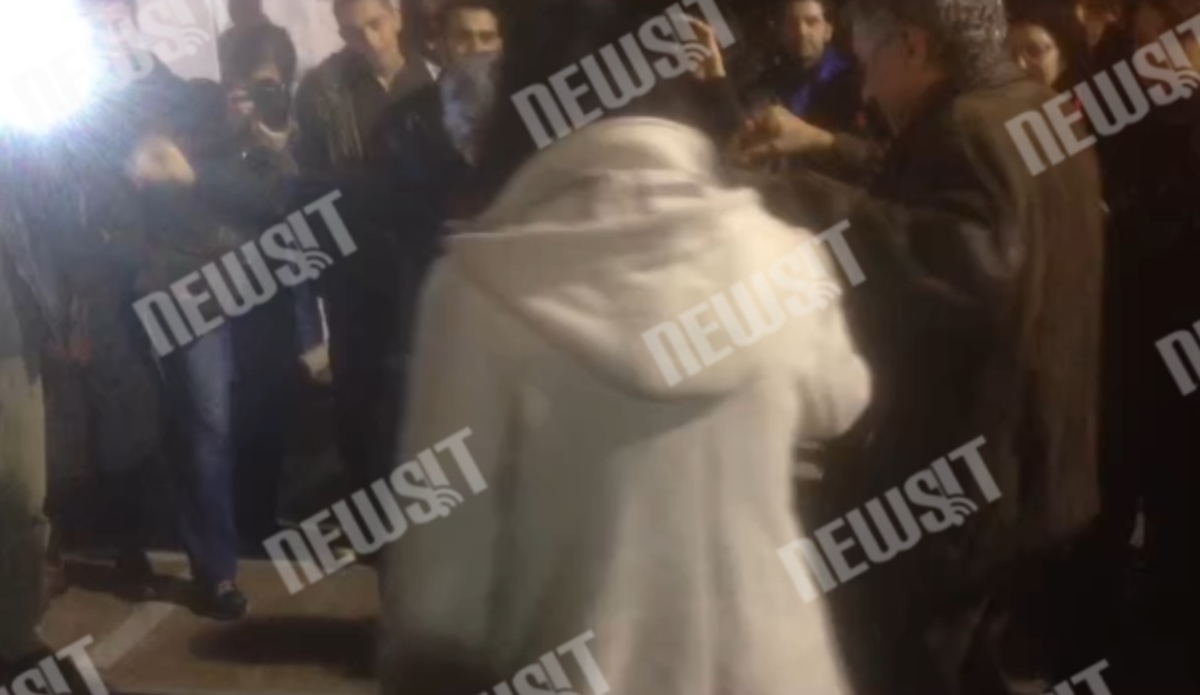 Νταούλια στην Κλαυθμώνος