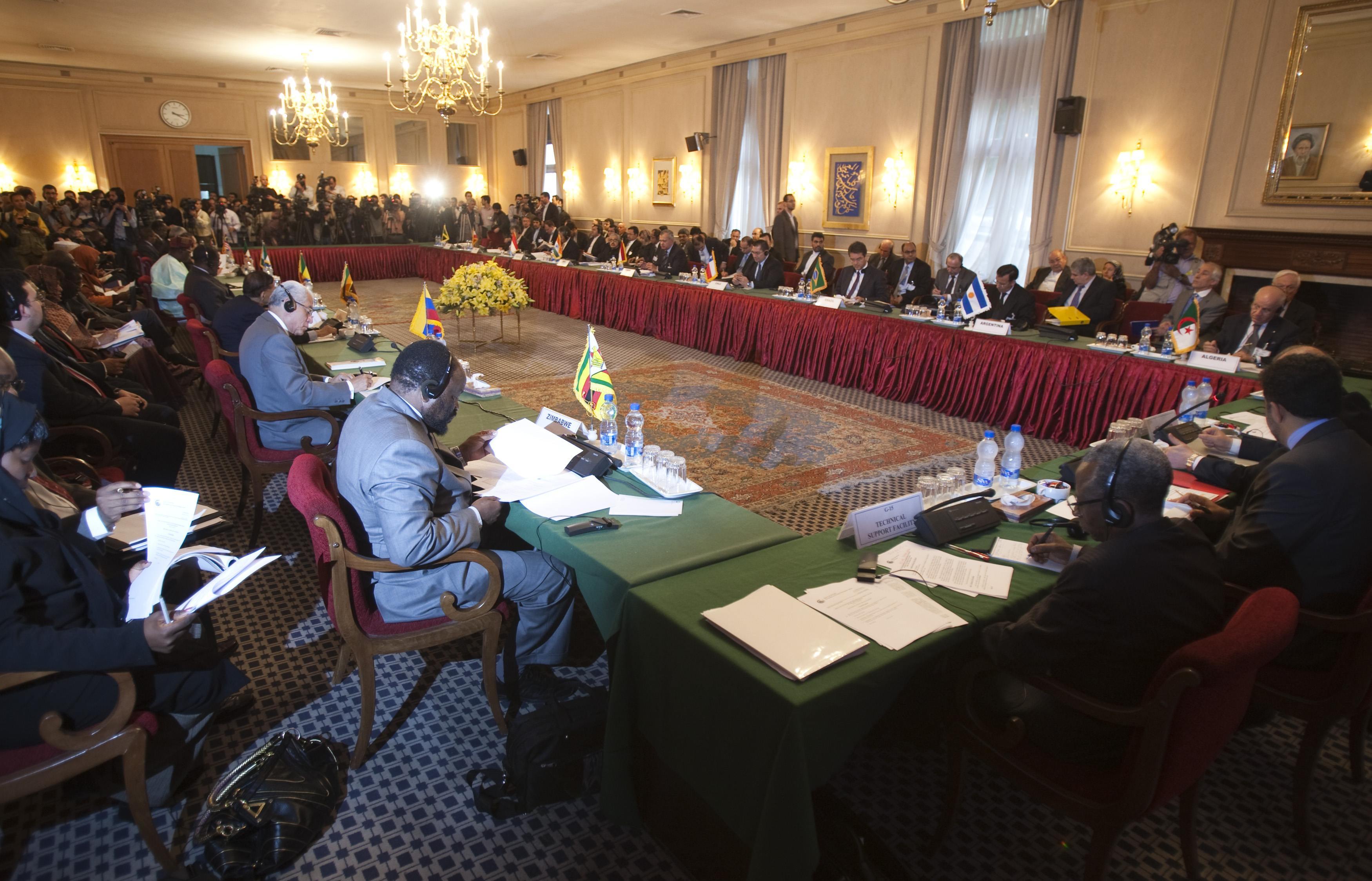 Από τη σύνοδο της G15. ΦΩΤΟ REUTERS