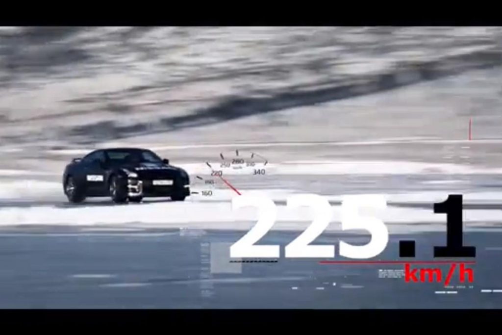 Ένα «πολιτικό» Nissan GT-R πιάνει 300 km/h στον πάγο