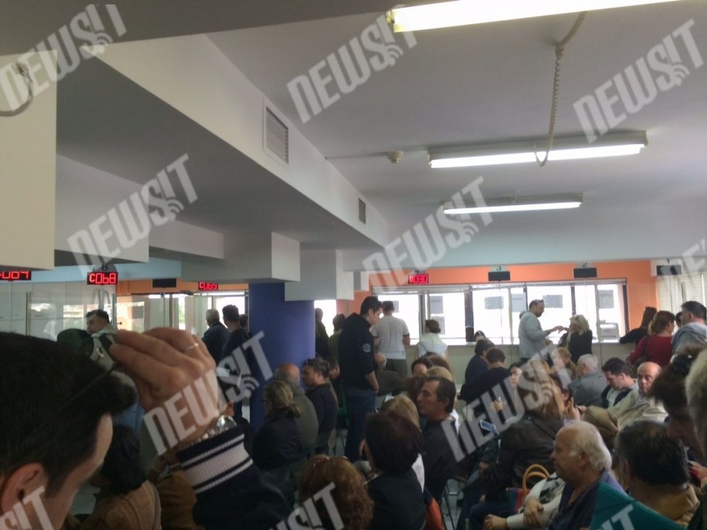 100 δόσεις: Χιλιάδες πολίτες θέλουν να μπουν στη ρύθμιση του ΟΑΕΕ – Θα προλάβουν;