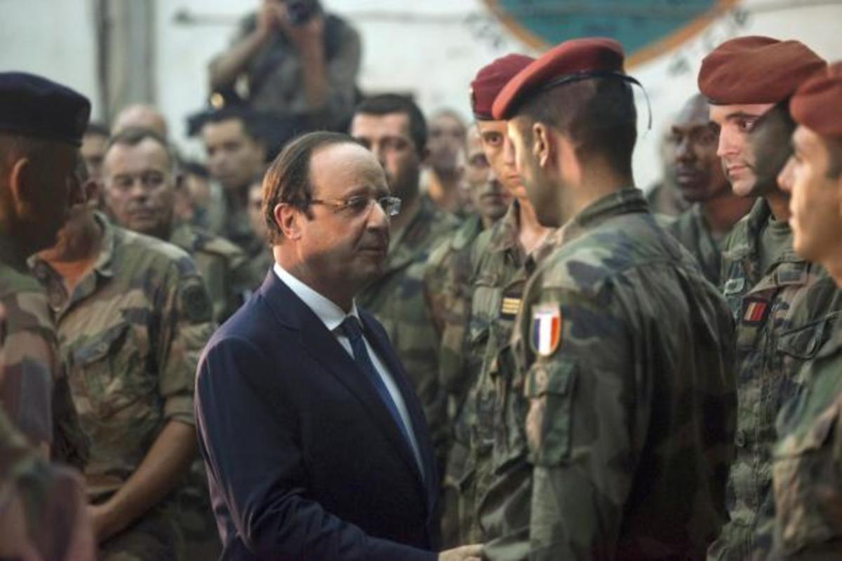 Ολάντ: Δημιουργία ευρωπαϊκού ταμείου για έκτακτες στρατιωτικές επεμβάσεις