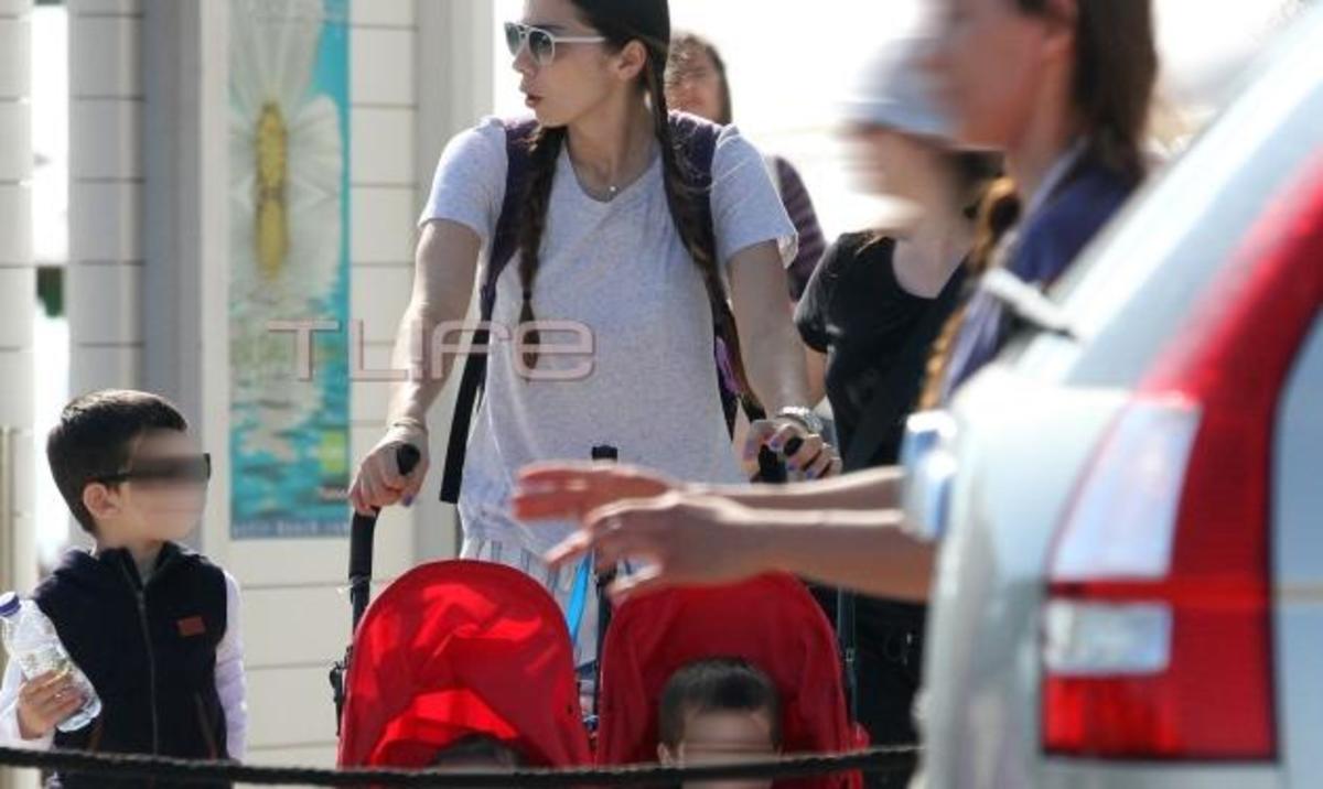 Ολυμπία Χοψονίδου: Περίπατος με τους γιους της!