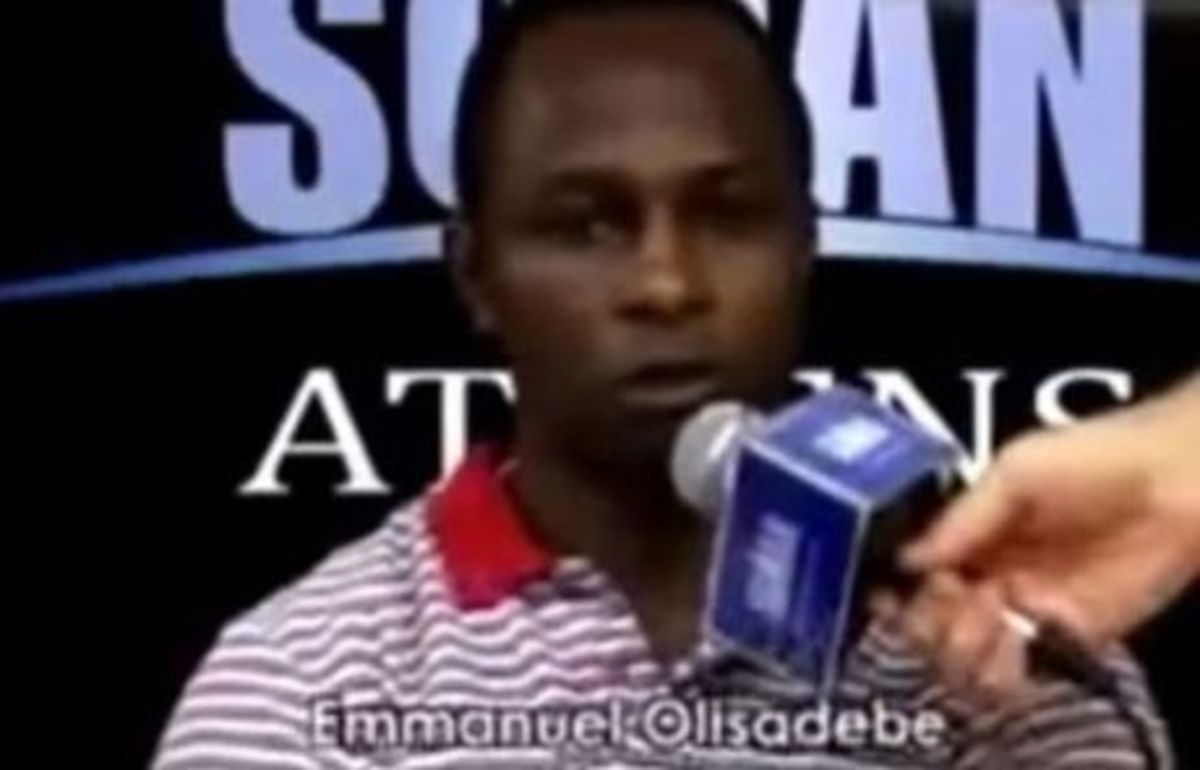 Ο Ολιζαντέμπε κάνει εξορκισμό στο… γόνατό του! (VIDEO)