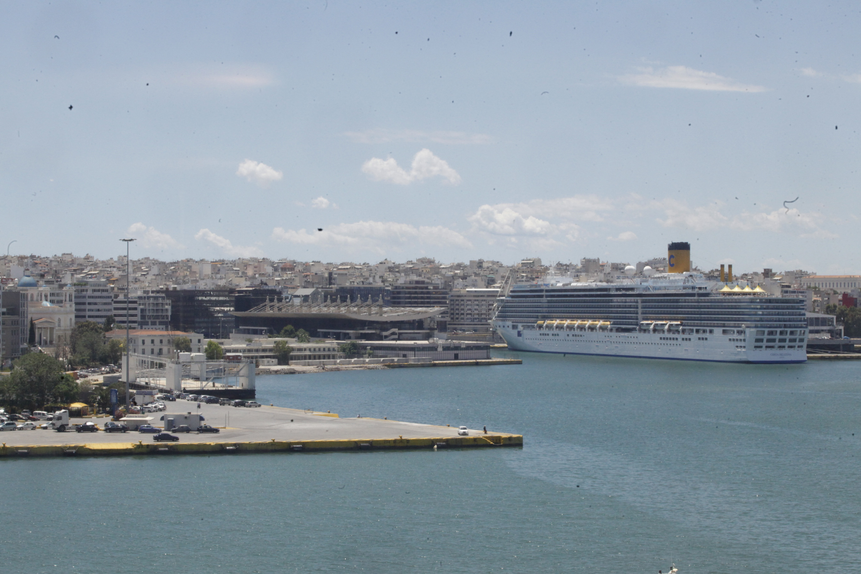 Η Κομισιόν ενέκρινε την κρατική ενίσχυση για το λιμάνι του Πειραιά