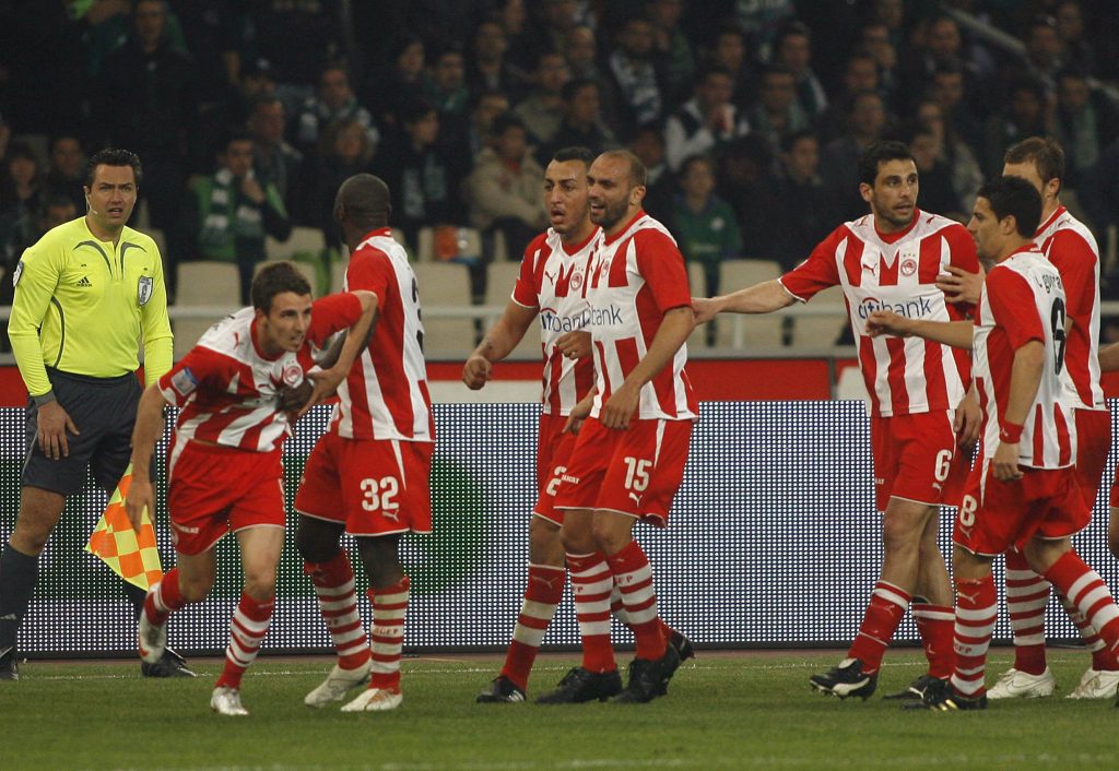 Οι παίκτες του Ολυμπιακού πανηγύρισαν μία πολύ μεγάλη νίκη στο ΟΑΚΑ