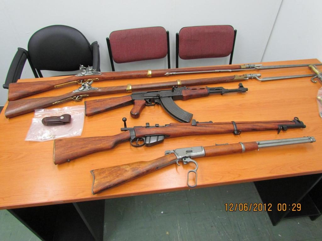 Έφτιαξαν ολόκληρο οπλοστάσιο και τα πουλούσαν