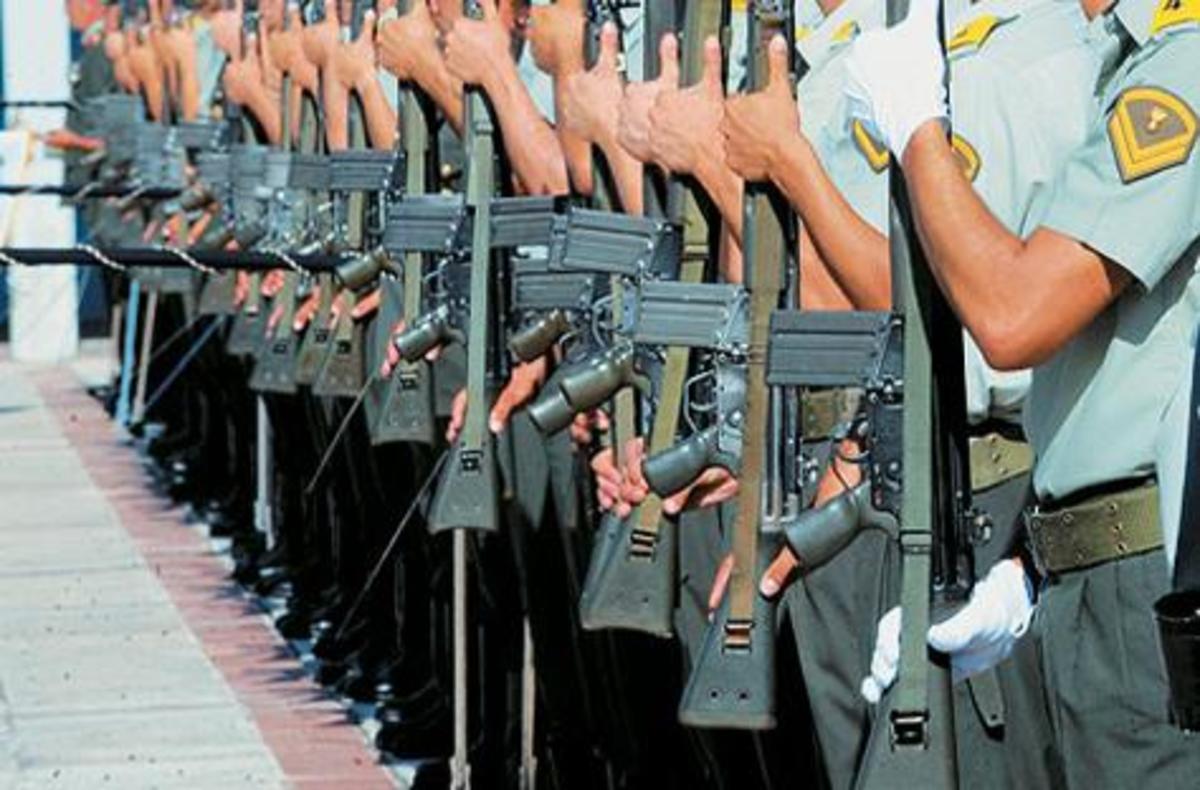 Επικίνδυνοι! Ποιοι θέλουν να “χρεώσουν” στο ΣΥΡΙΖΑ απόψεις περί “Επαναστατικού Στρατού” – Βίντεο