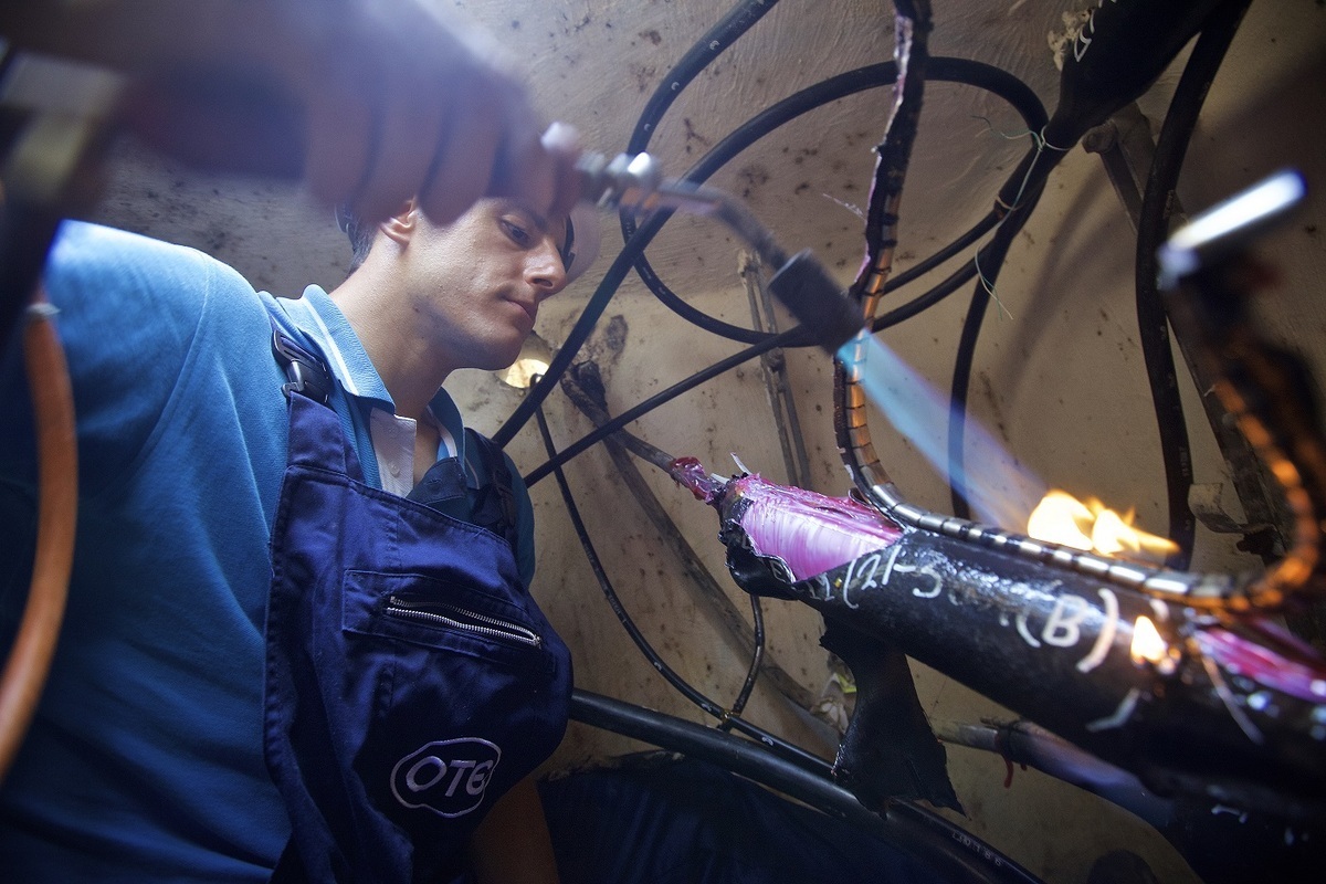 Στα άδυτα του υπόγειου καλωδιακού κόσμου των τηλεπικοινωνιών!