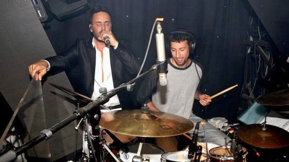 Στα ντραμς ο Ούκιτς, τσιεφτετέλι από Λάσμε! (VIDEO)