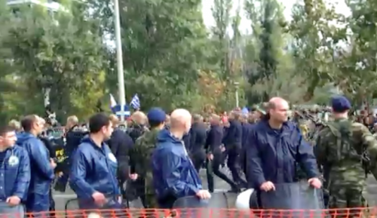 Τα “βατράχια” στη παρέλαση πήραν πάλι χειροκρότημα. ΒΙΝΤΕΟ