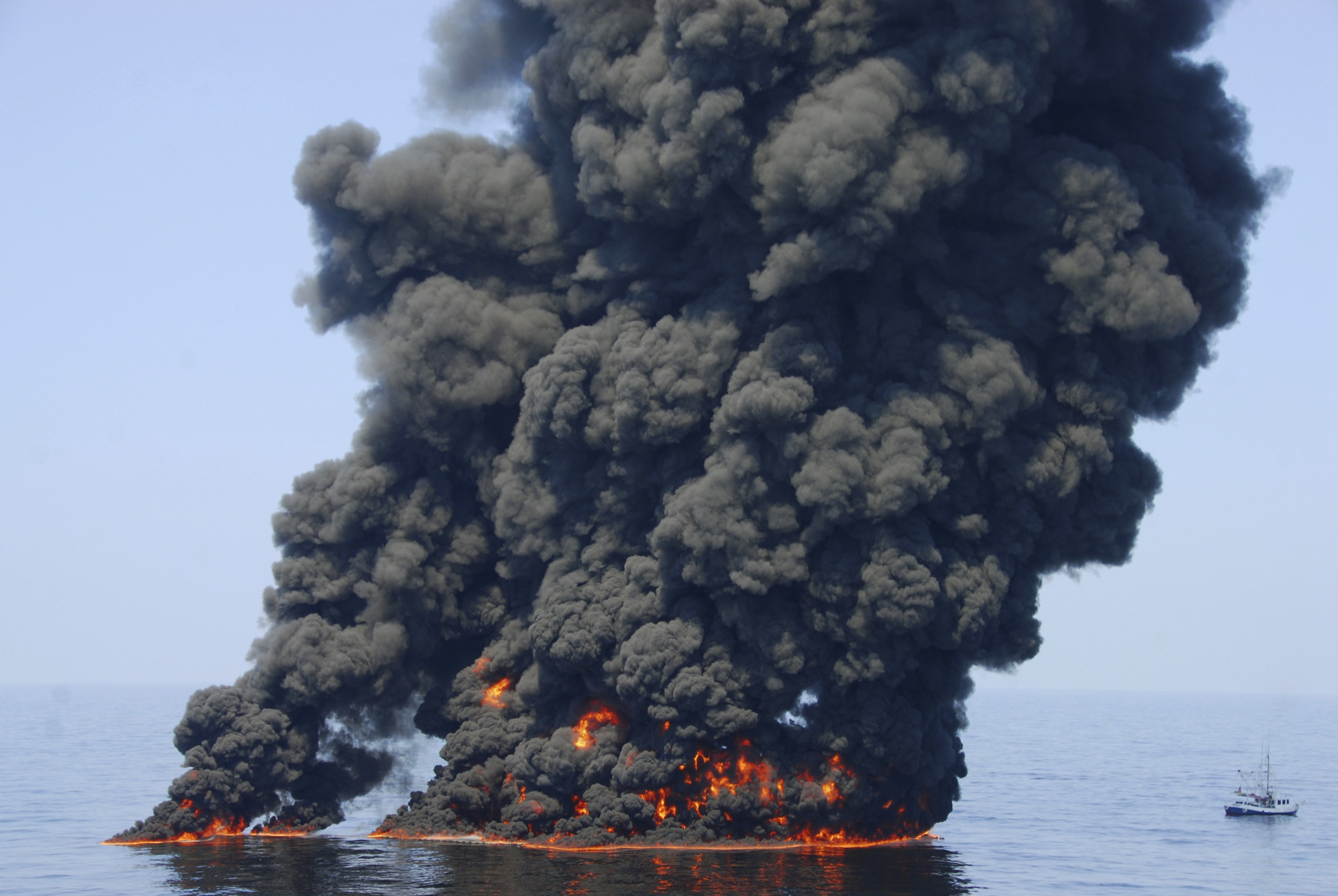 Глобальная проблема нефть. Разлив нефти в мексиканском заливе. Deepwater Horizon разлив нефти. Разлив нефти в мексиканском заливе 2010. Разлив нефти BP Deepwater Horizon.