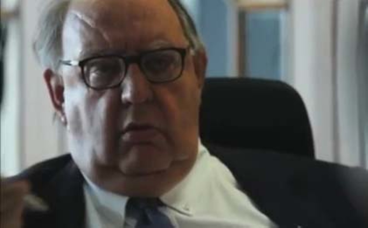 Πάγκαλος: “Ο σταυρός στην Ελλάδα πωλείται”