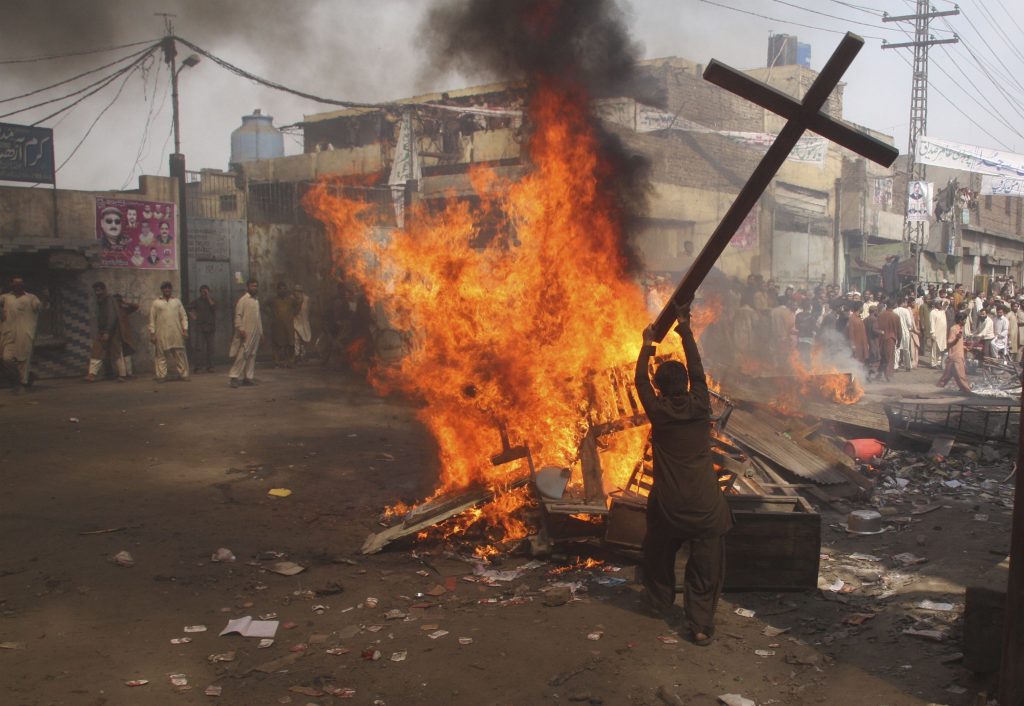Χαμός στο Πακιστάν! Μουσουλμάνοι εναντίον χριστιανών! – ΦΩΤΟ