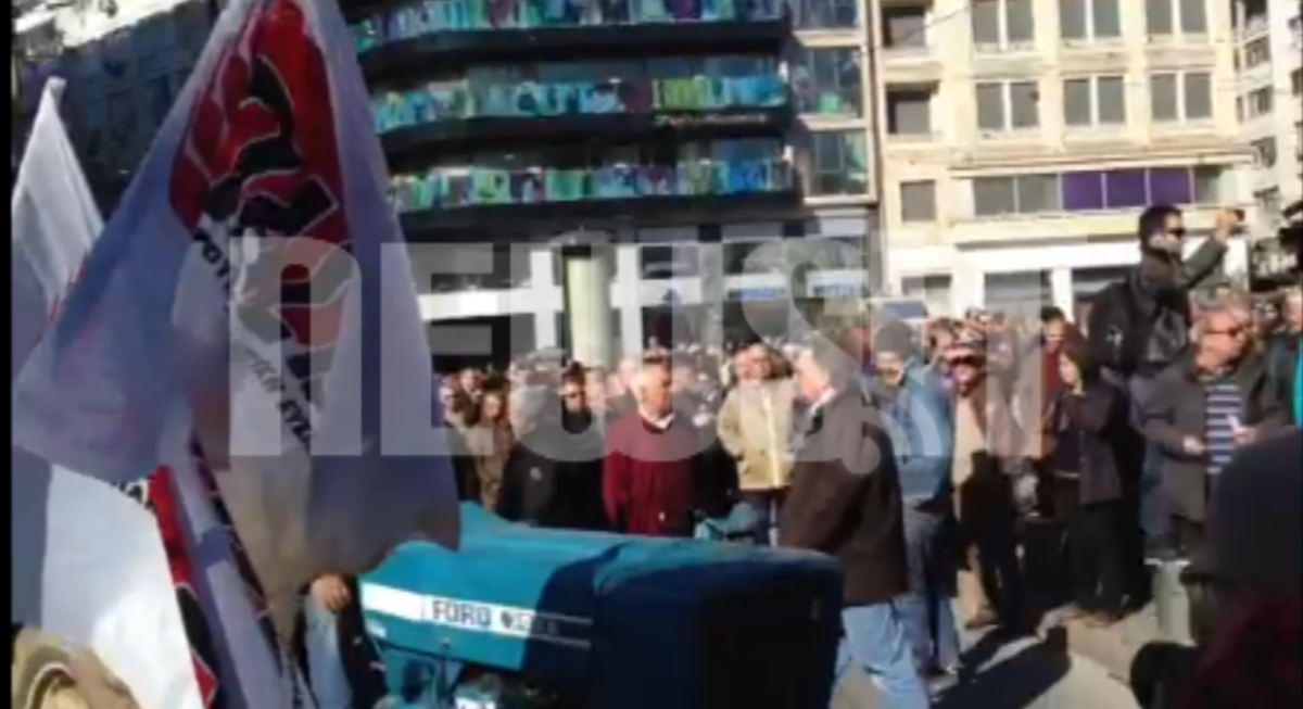Συγκέντρωση ΠΑΜΕ στην Ομόνοια
