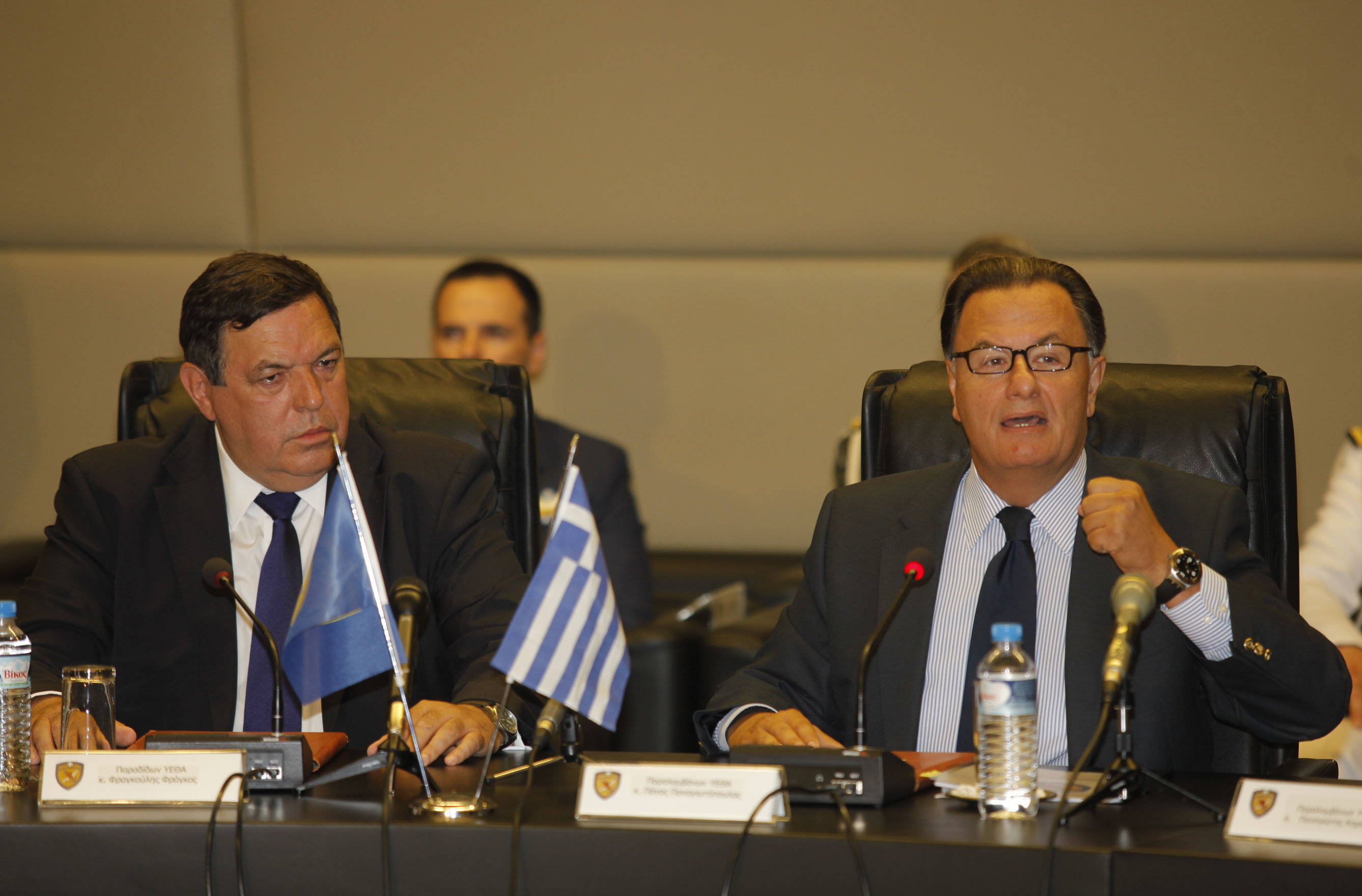 Η γκάφα Παναγιωτόπουλου στη τελετή παράδοσης-παραλαβής στο ΥΕΘΑ!