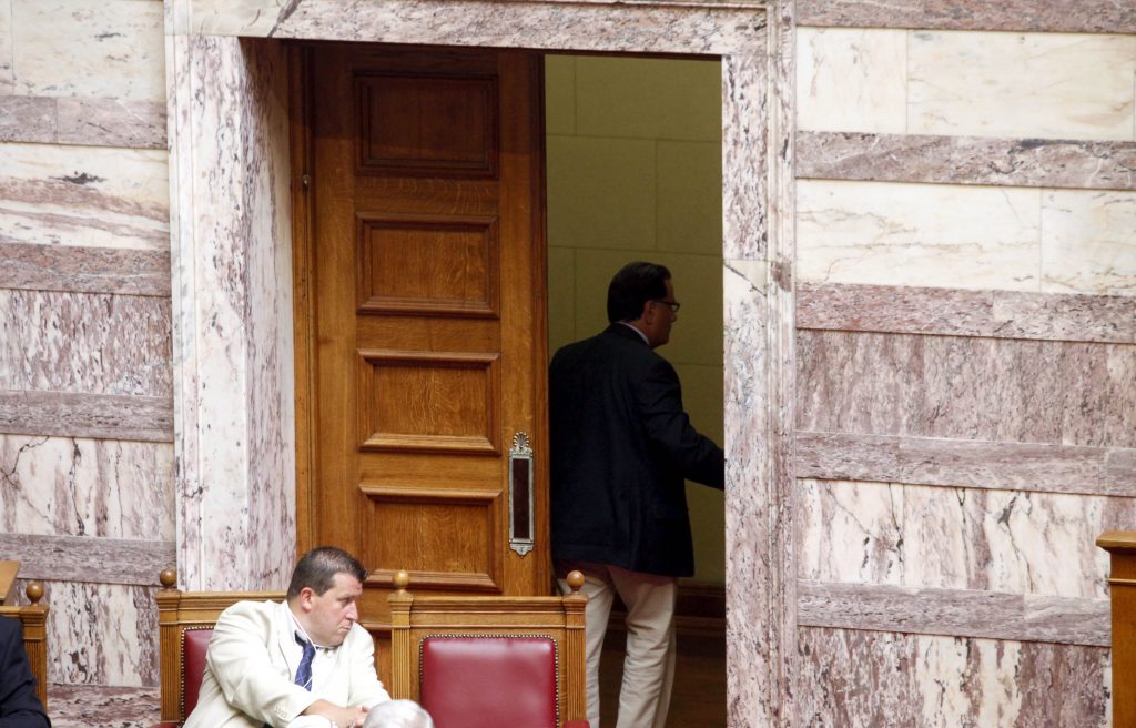 Τα “ρέστα” του παίζει στις περικοπές ο Παναγιωτόπουλος – Τι περιλαμβάνει το “πακέτο” 517 εκατομμυρίων