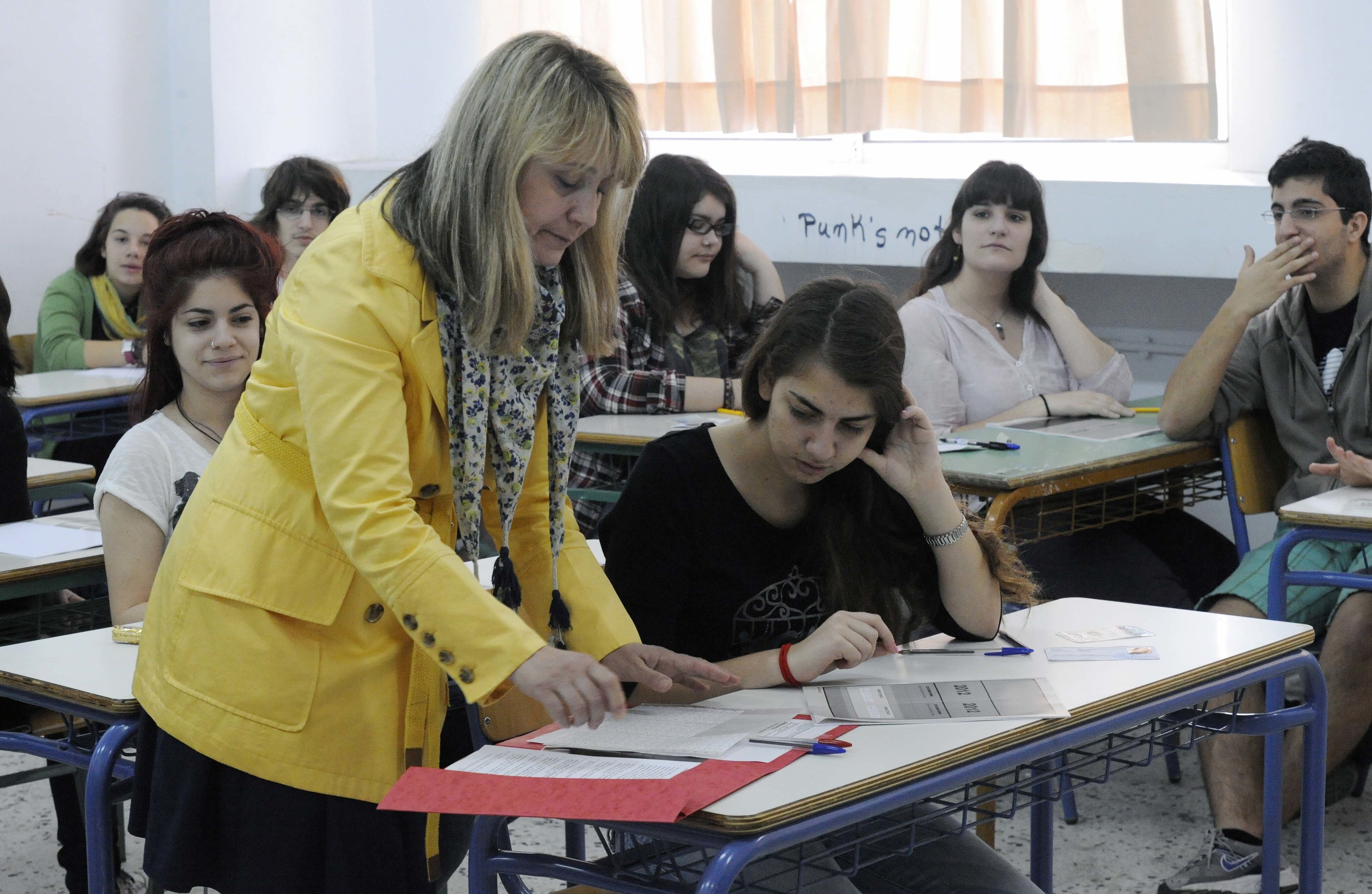 Συγχωνεύσεις 200 σχολείων και απεργία μέσα στις Πανελλαδικές